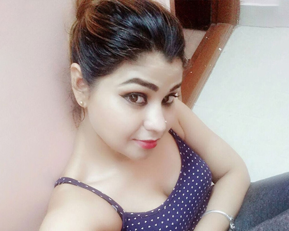Simmy - Female Client Mumbai | Play Boy Service India